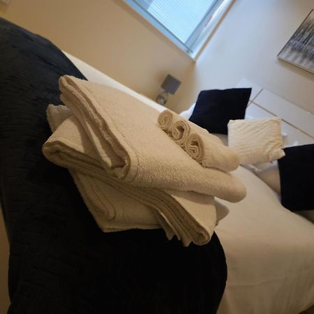 Comfy Spacious Apartment In Canary Wharf 伦敦 外观 照片