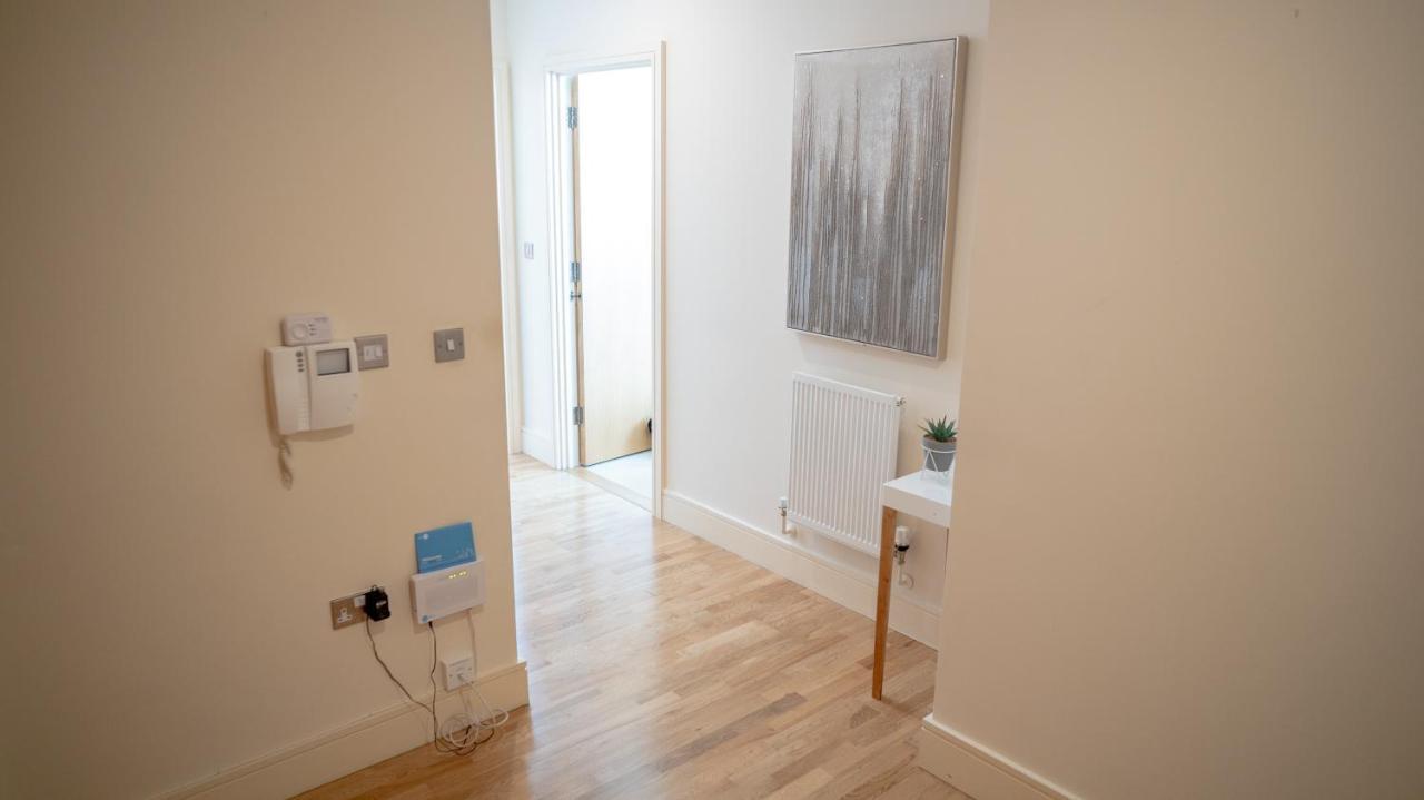 Comfy Spacious Apartment In Canary Wharf 伦敦 外观 照片