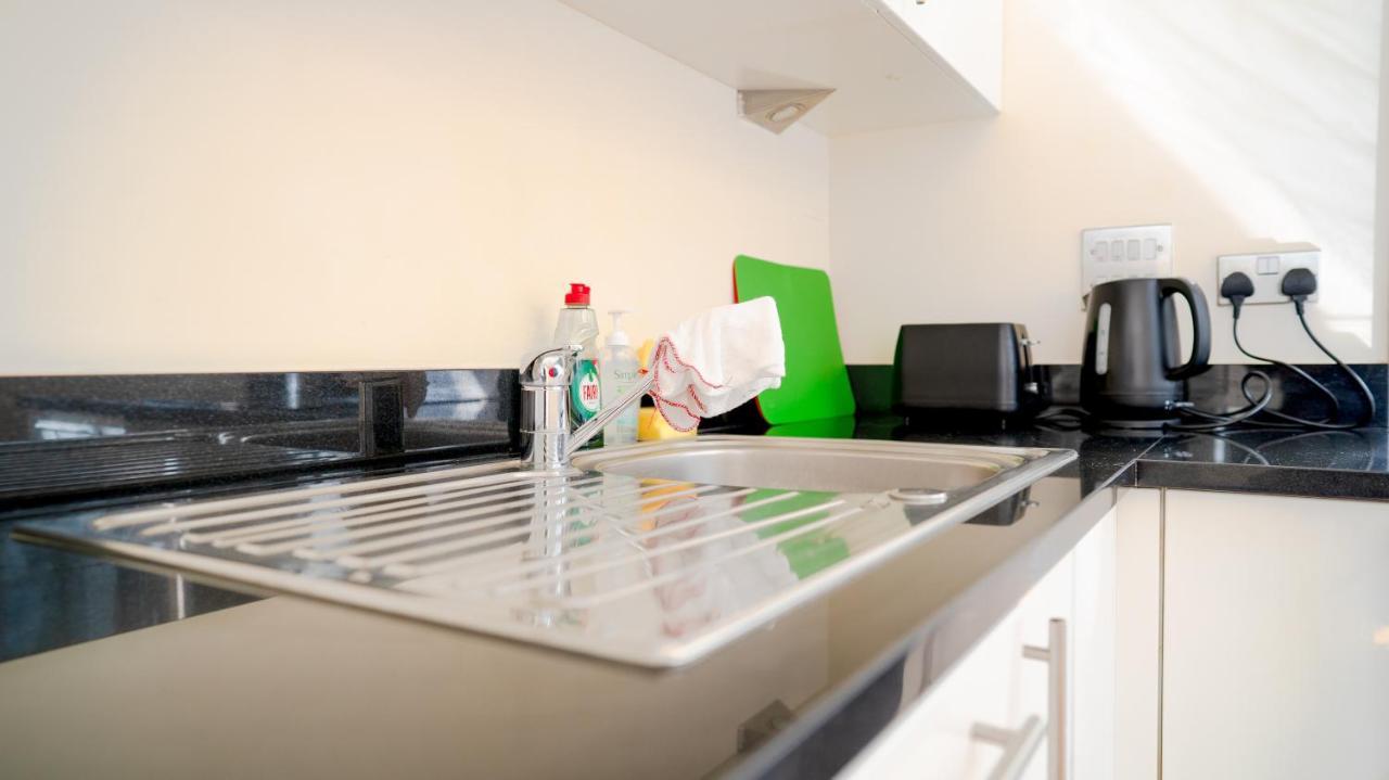 Comfy Spacious Apartment In Canary Wharf 伦敦 外观 照片