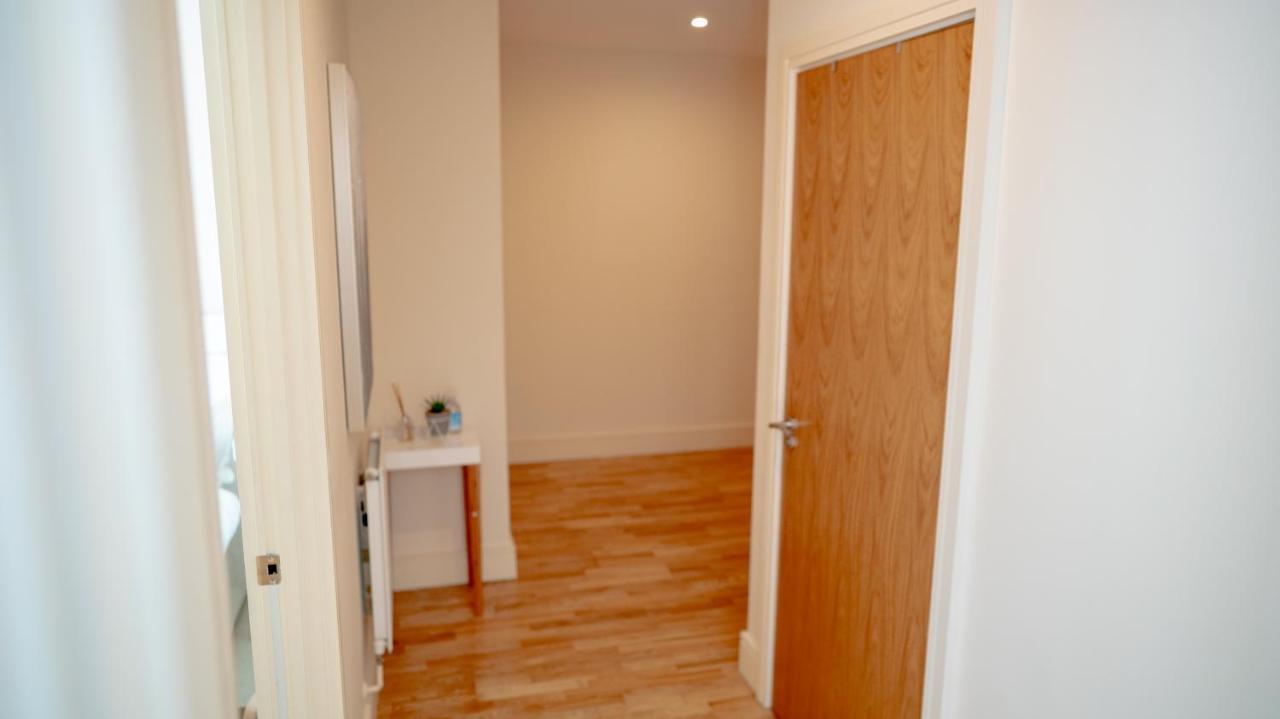 Comfy Spacious Apartment In Canary Wharf 伦敦 外观 照片