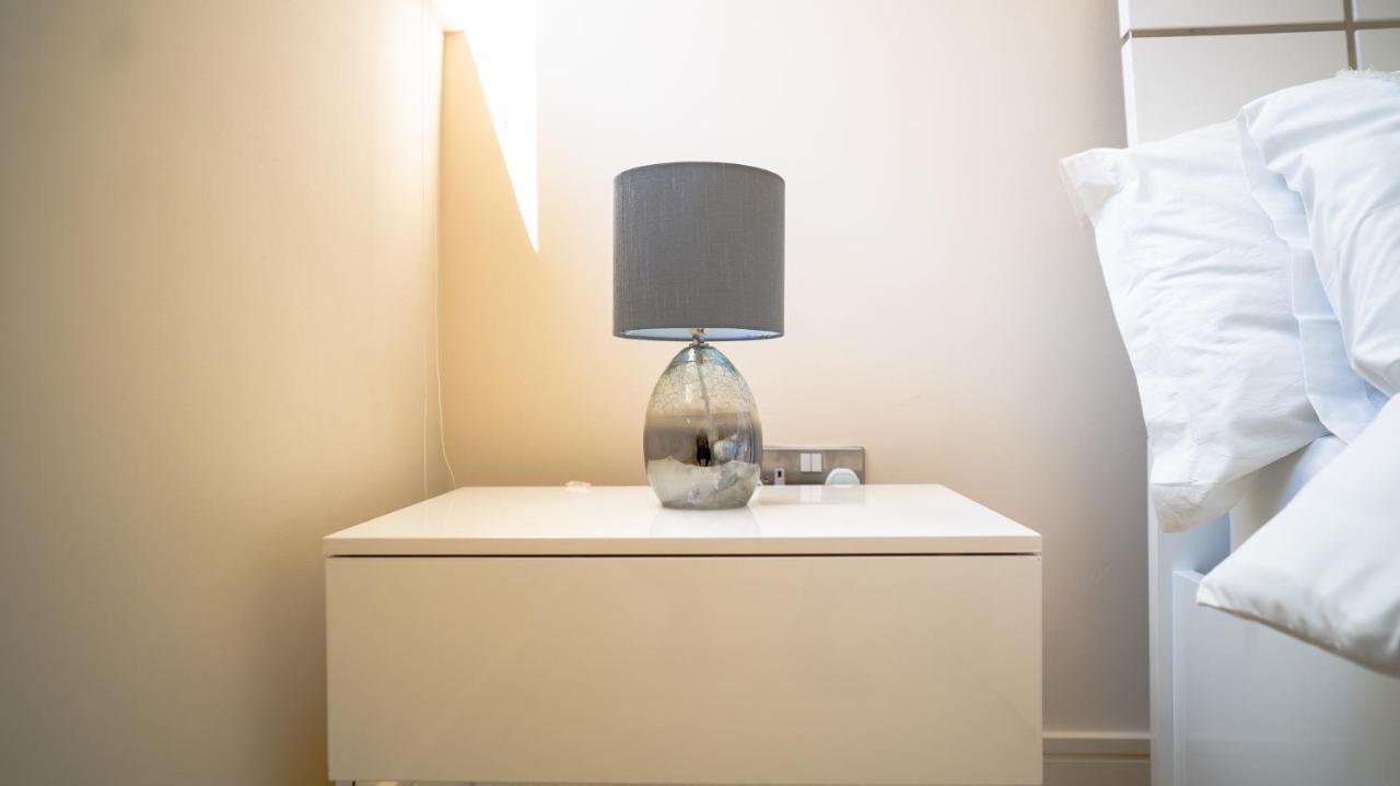 Comfy Spacious Apartment In Canary Wharf 伦敦 外观 照片