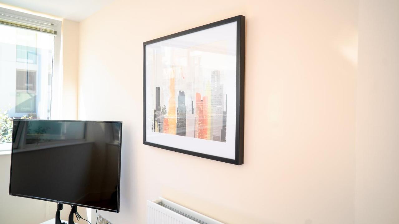 Comfy Spacious Apartment In Canary Wharf 伦敦 外观 照片